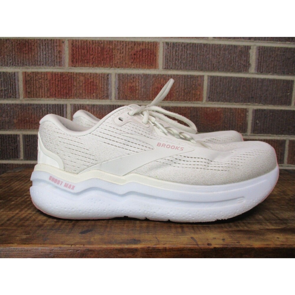 Brooks Womens Ghost Max 2 1204202E190 Beige Running Shoes Size 11 2E Extra Wide
